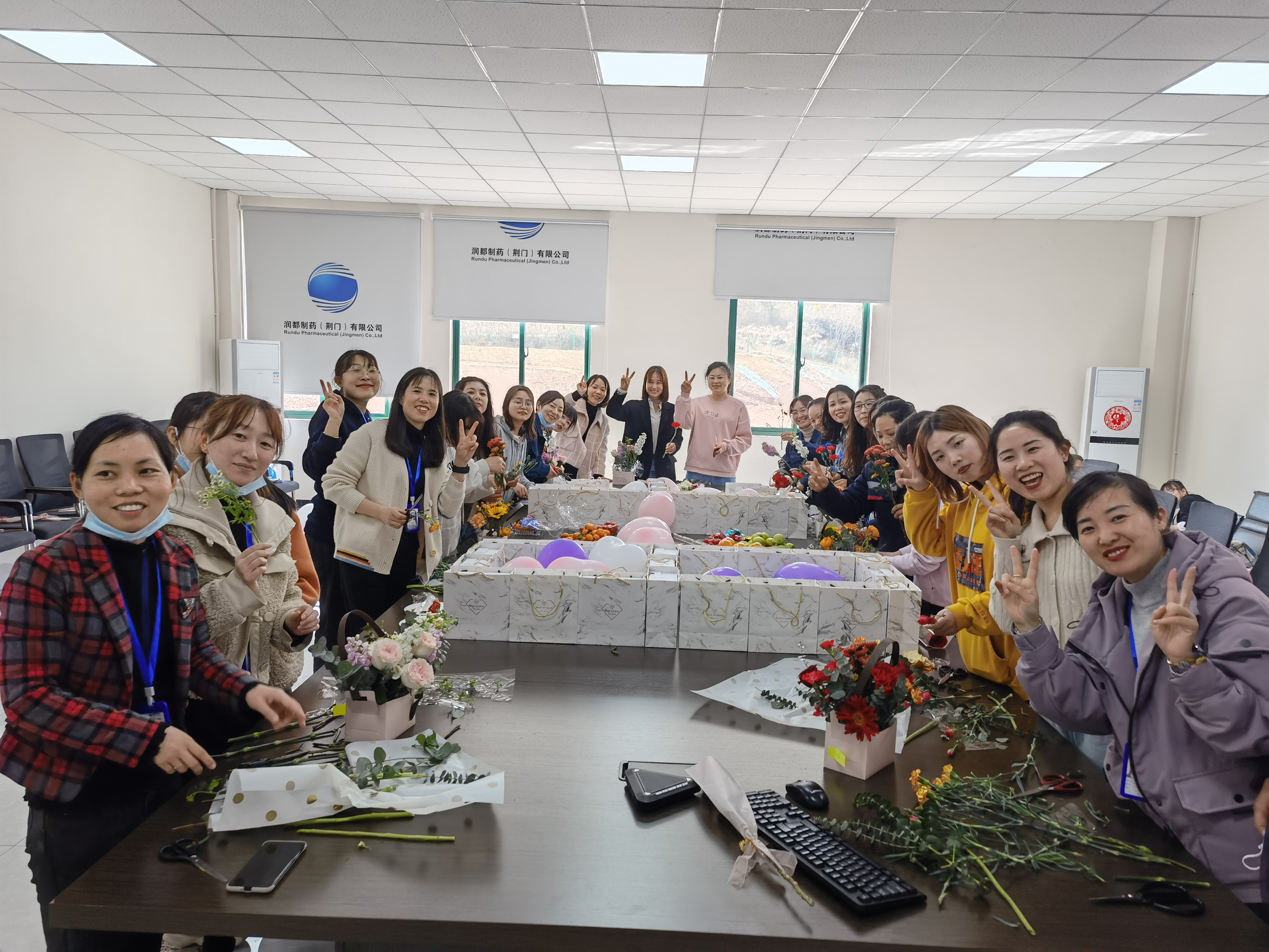 巧手插花，魅力女神